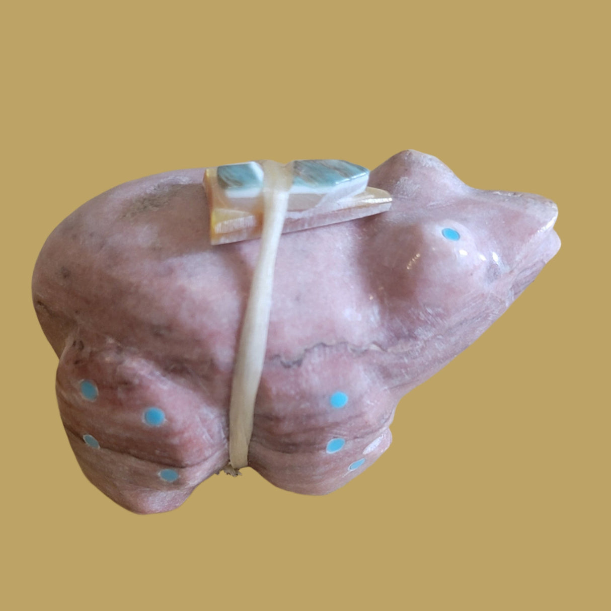 Big Eyed Dolomite Frog w/Pack Zuni Fetish