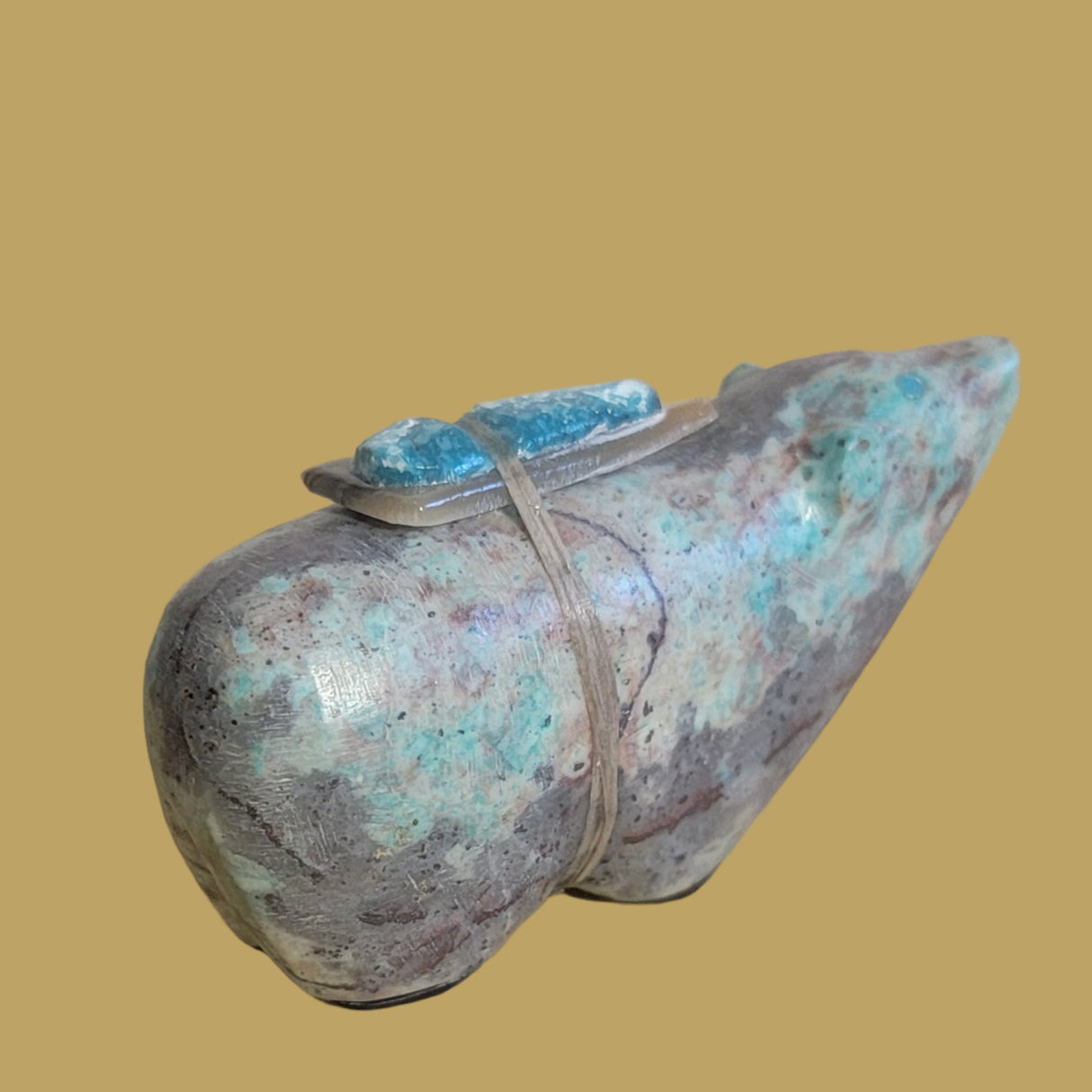 Variscite Bear w/ Jet Feet Zuni Fetish