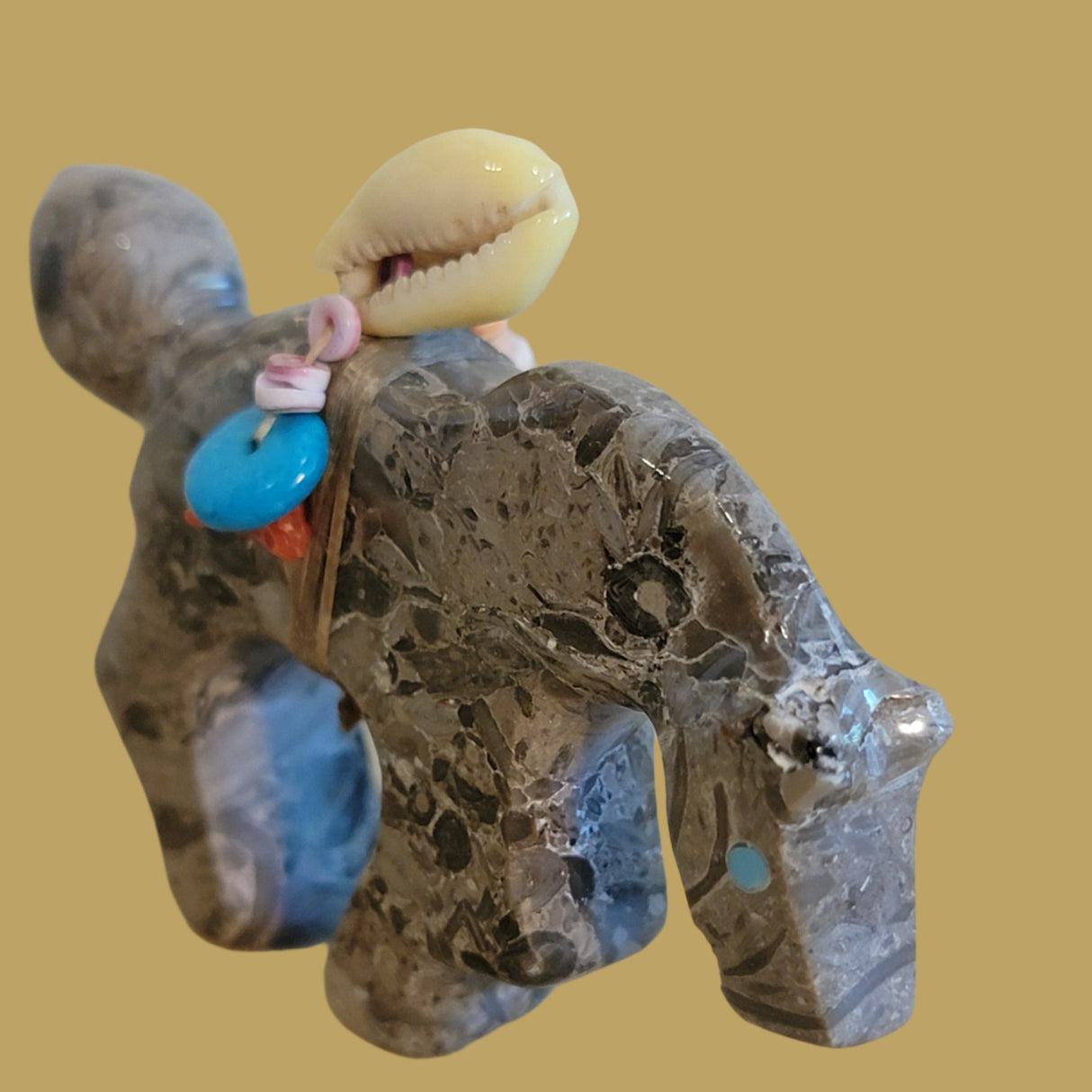 Healing Horse w/ Heartline and Cool Cowrie Pack Zuni Fetish