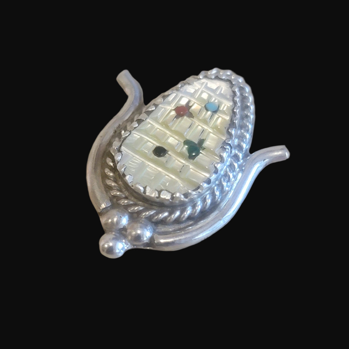 Gold Lip Zuni Indian Corn Pendant in Sterling Silver Indian Jewelry