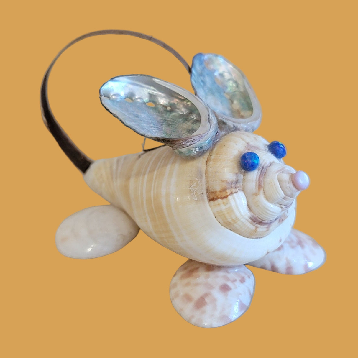 Shell Mouse w/ Long Leather Tail Zuni Fetish