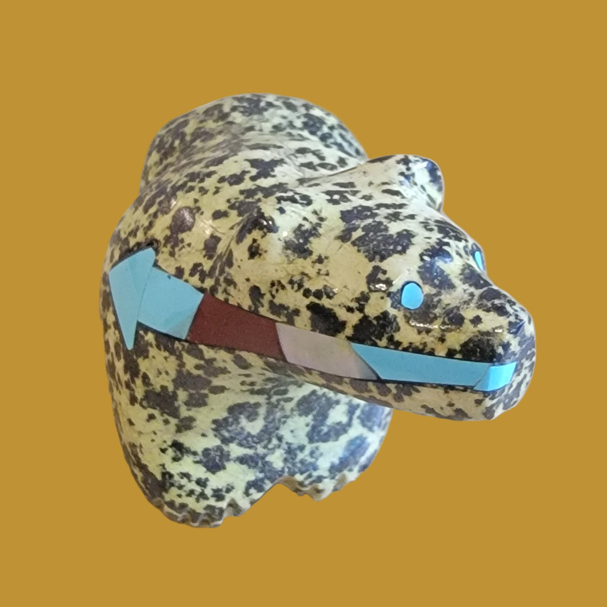 Poweful Argite Bear w/ Impressive Sweeping Heartline Zuni Fetish