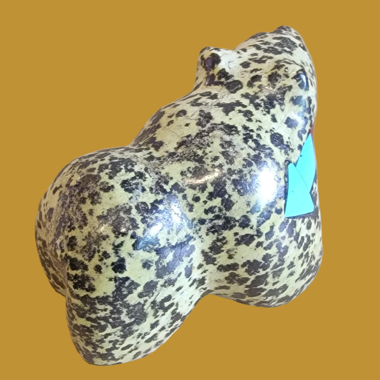 Poweful Argite Bear w/ Impressive Sweeping Heartline Zuni Fetish