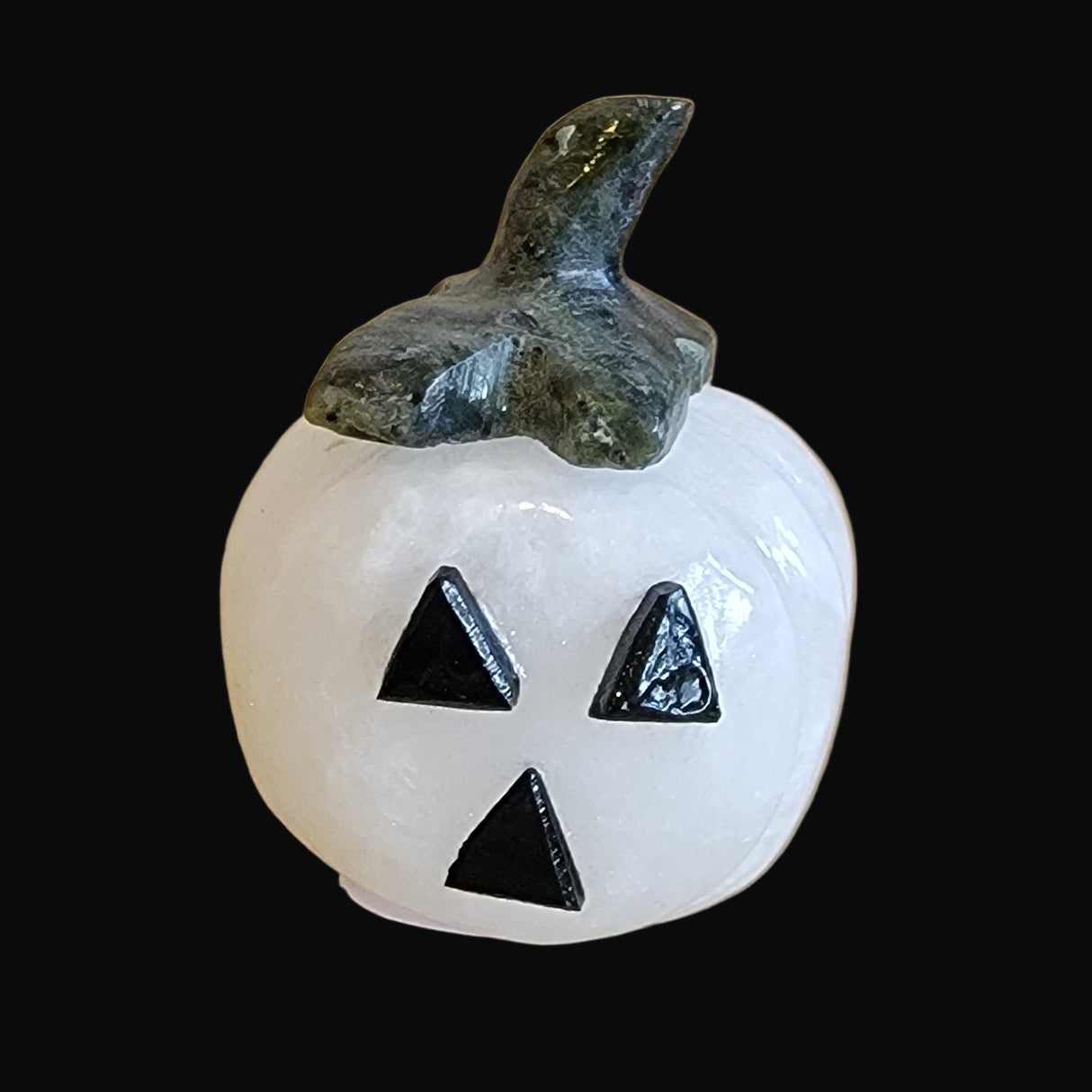 Alabaster Ghost Pumpkin Zuni Fetish