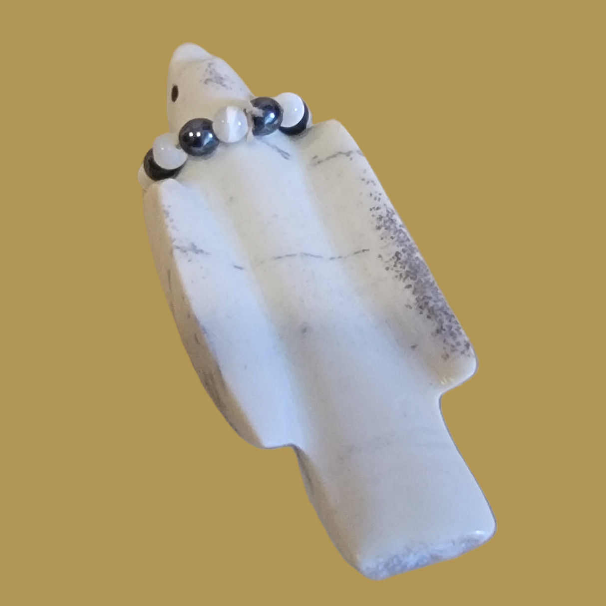 Fish Rock Serpentine Messenger Bird w/Necklace Zuni Fetish