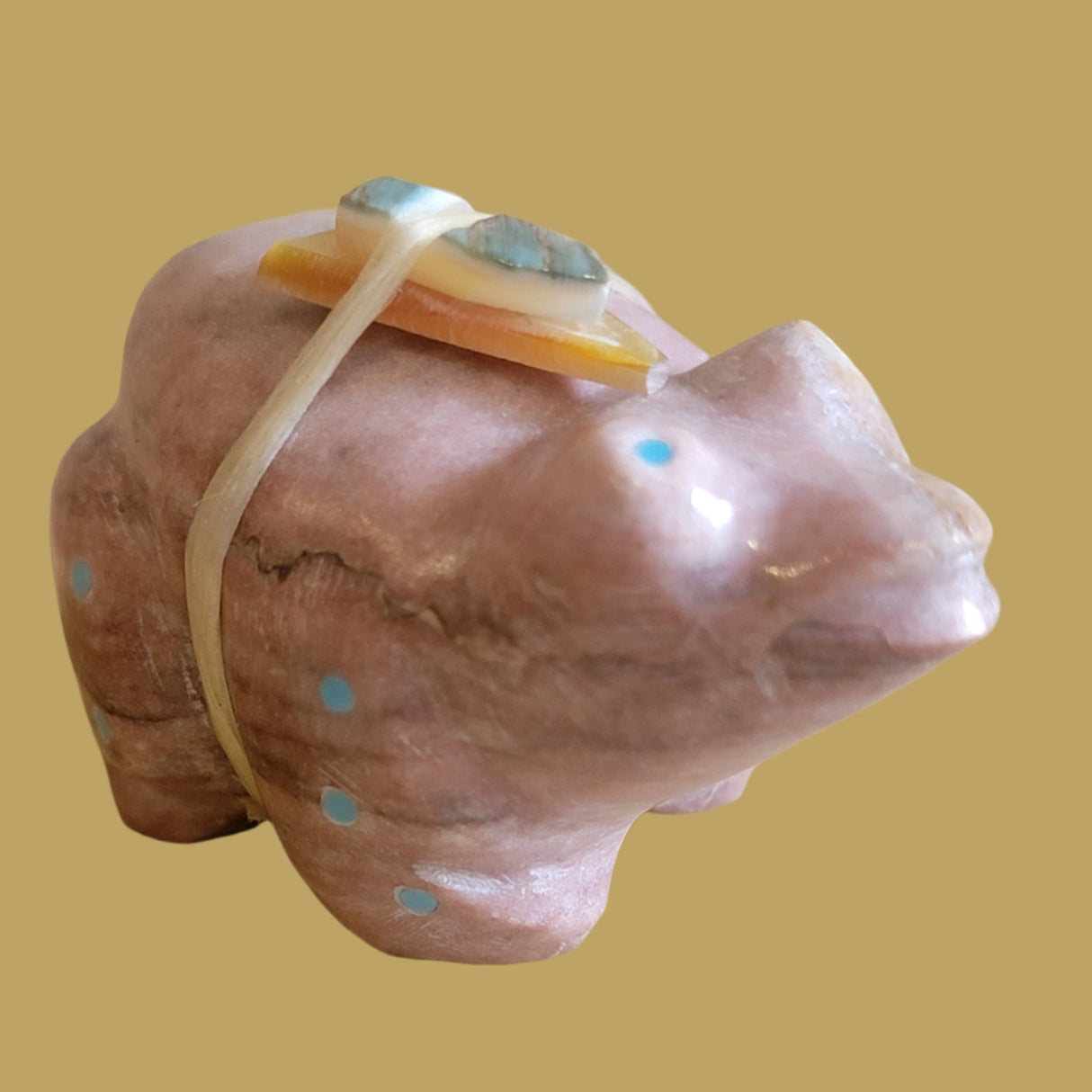 Big Eyed Dolomite Frog w/Pack Zuni Fetish