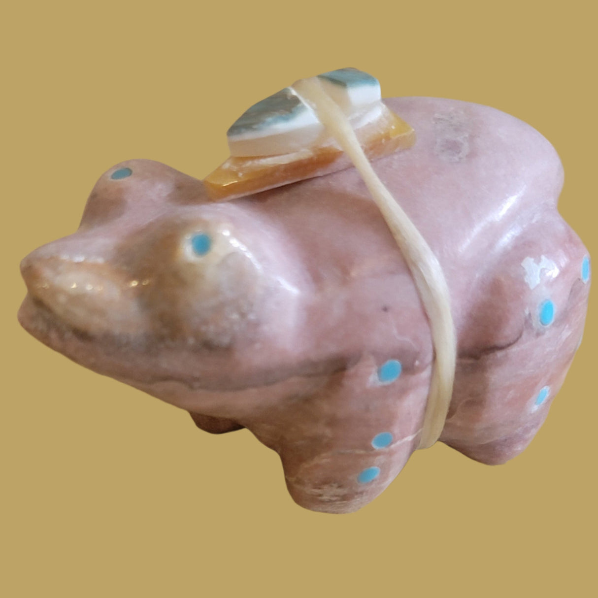 Big Eyed Dolomite Frog w/Pack Zuni Fetish