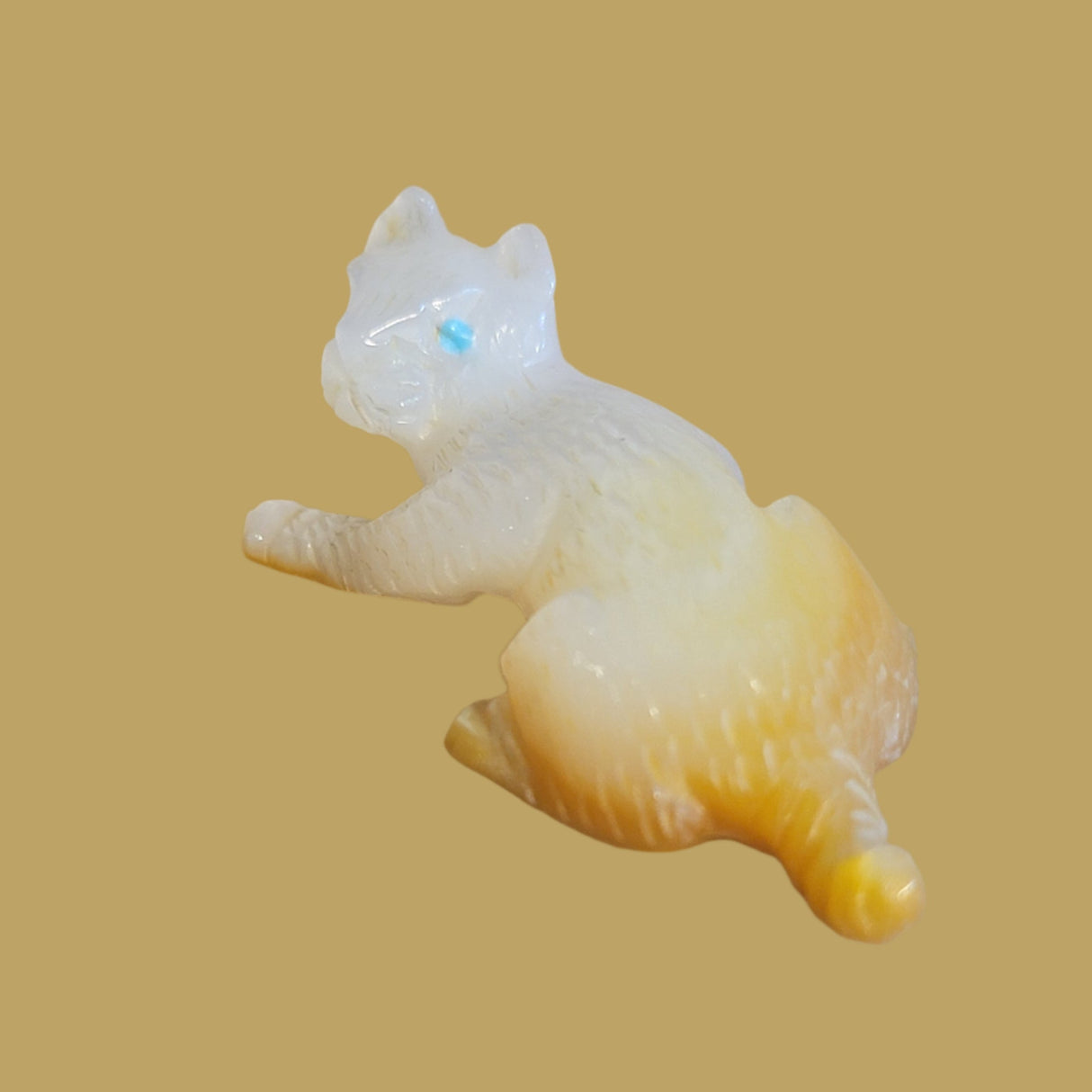 Gold Lip/Mother of Pearl Cougar Cub Zuni Fetish