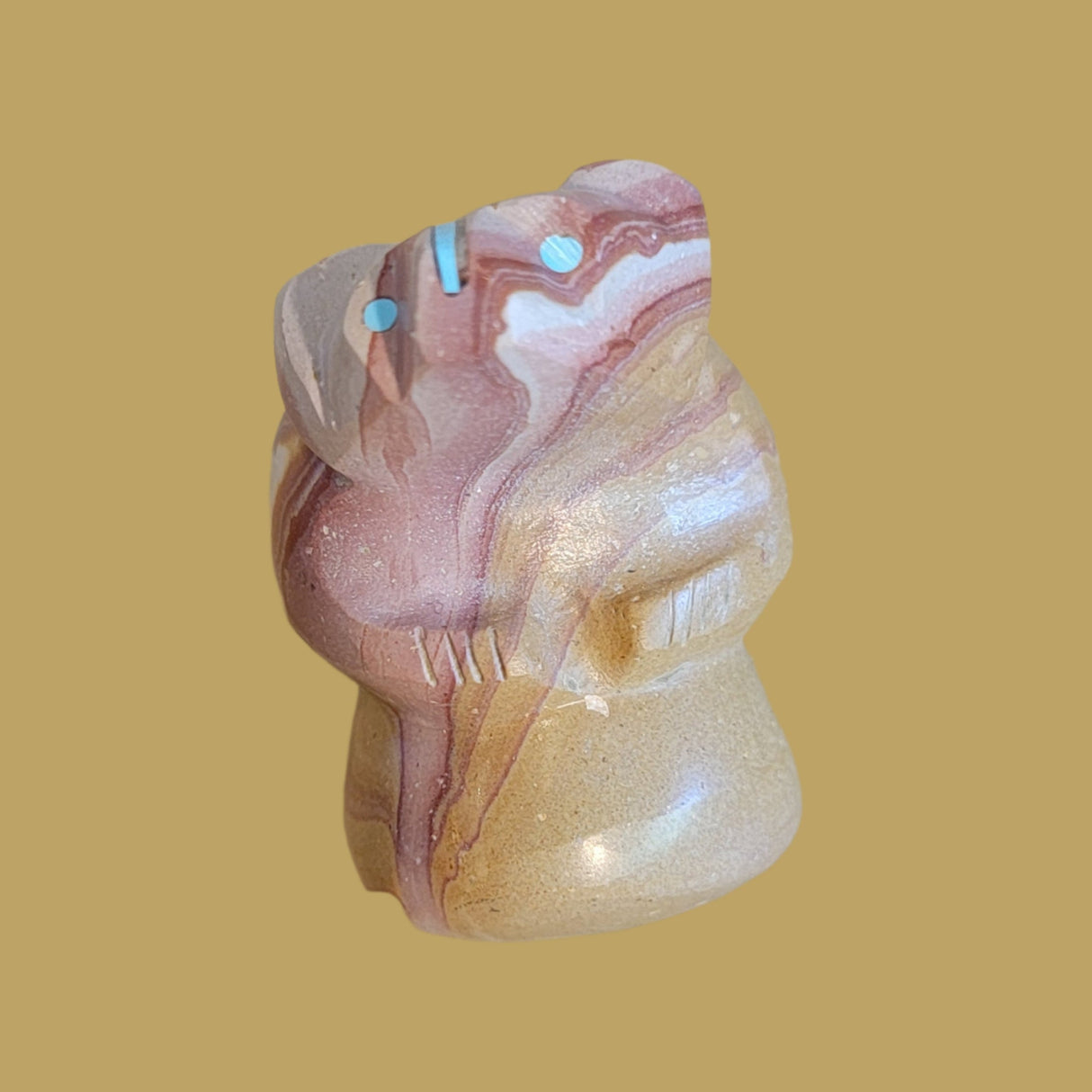 Hickoryite Climbing Badger w/ Heartline Zuni Fetish