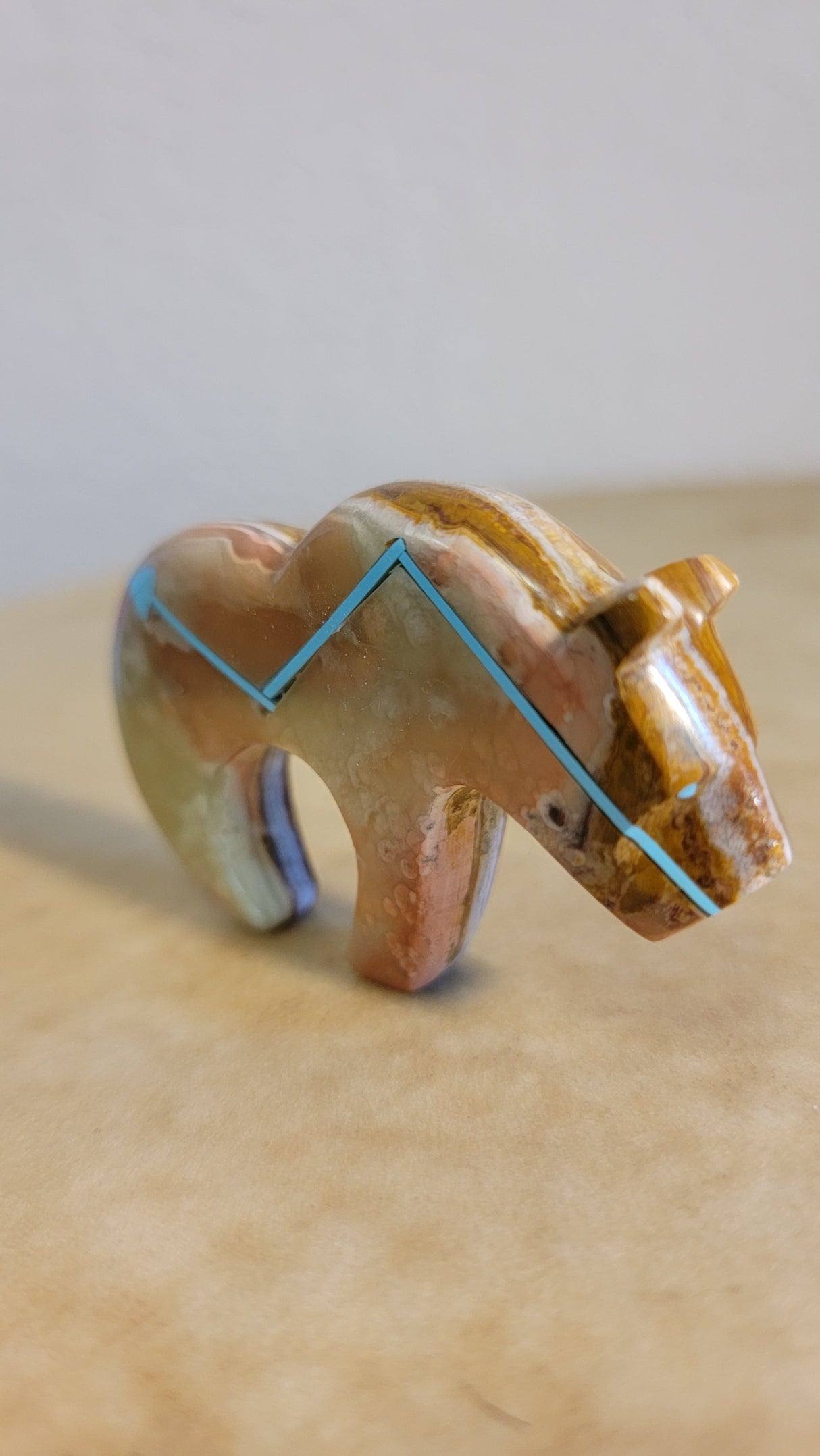 Streamlined Onyx Grizzly Bear w/Heartline Zuni Fetish