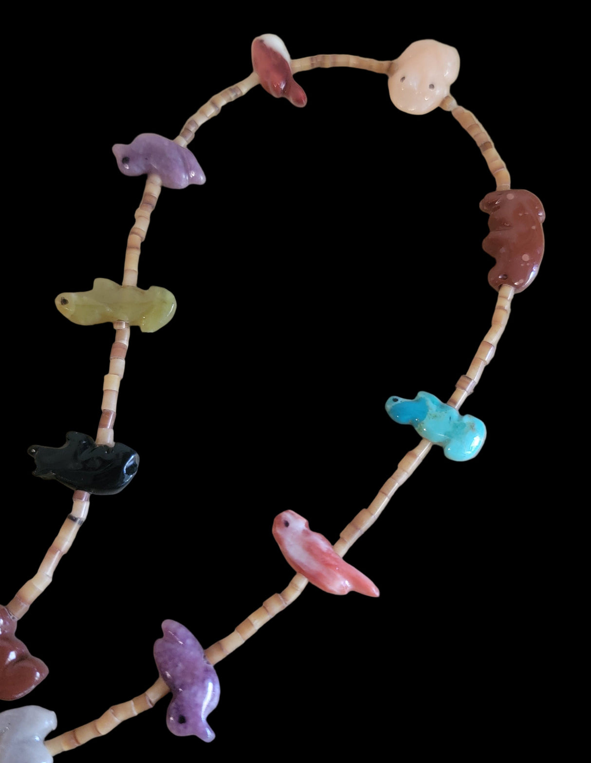 Single Strand Navajo Zuni Fetish Necklace/19 Fetishes Indian Jewelry