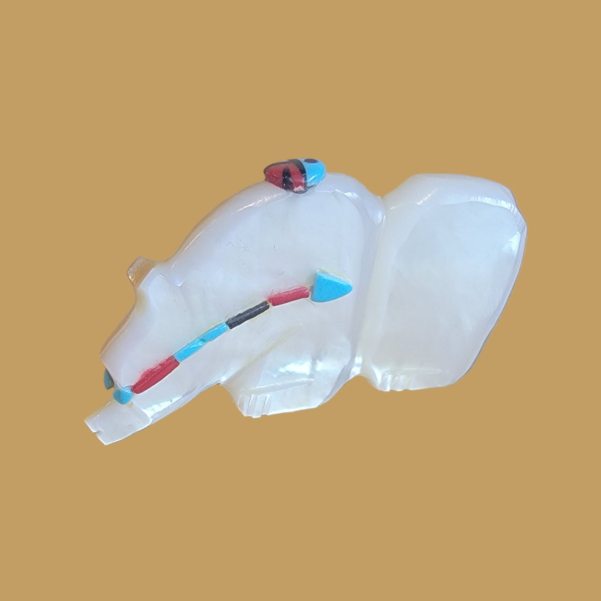 Mother of Pearl/ Gold Lip Grizzly Bear w/Heartline and Zuni Sun Zuni Fetish