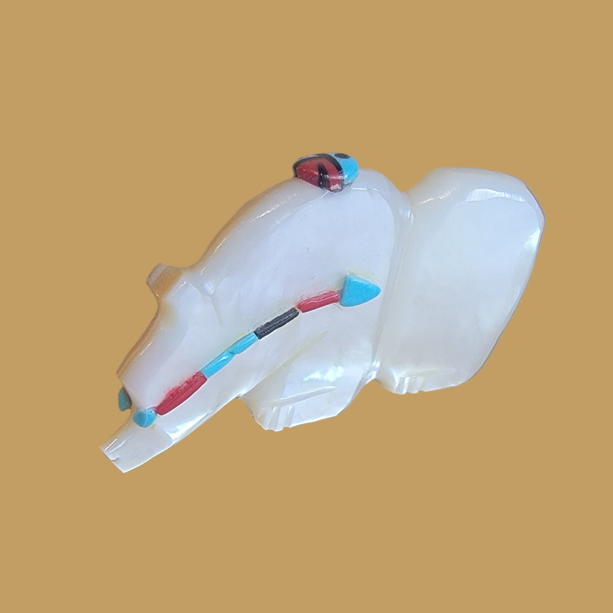 Mother of Pearl/ Gold Lip Grizzly Bear w/Heartline and Zuni Sun Zuni Fetish