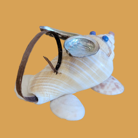 Shell Mouse w/ Long Leather Tail Zuni Fetish