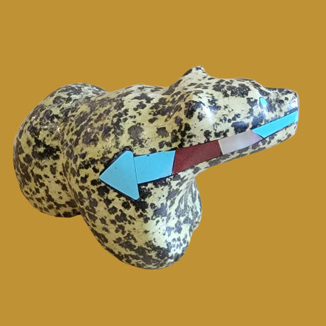 Poweful Argite Bear w/ Impressive Sweeping Heartline Zuni Fetish