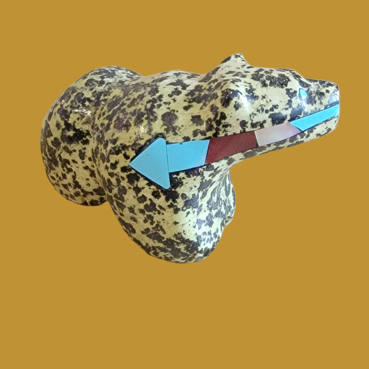 Poweful Argite Bear w/ Impressive Sweeping Heartline Zuni Fetish